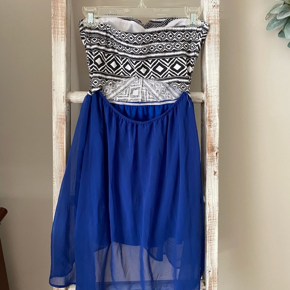 ✨Blue with Tribal Print Strapless Dress✨ - Picture 4 of 5